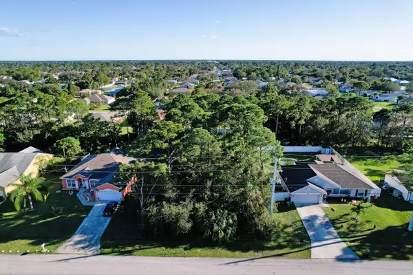 174 SW Voltair TER, Port Saint Lucie, FL 34984