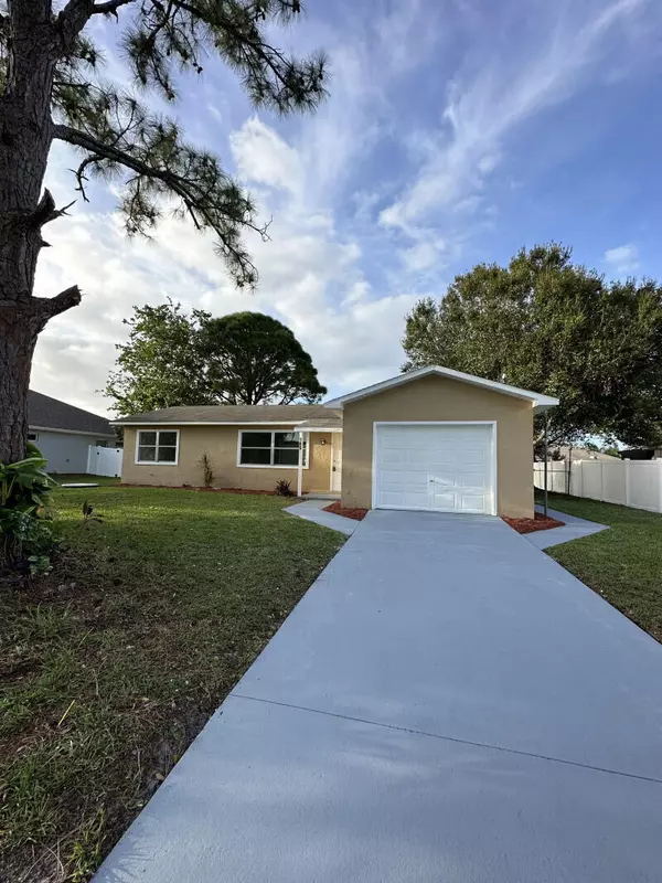 985 SW John Maccormack TER, Port Saint Lucie, FL 34953