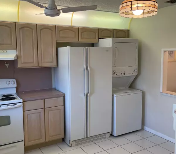 Lake Worth, FL 33467,570 Laconia CIR