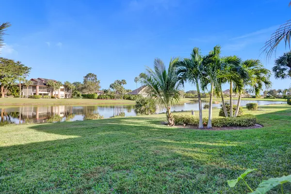 Boynton Beach, FL 33472,6867 Cairnwell DR