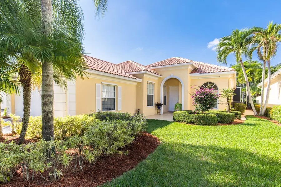 8903 Oldham WAY, Palm Beach Gardens, FL 33412