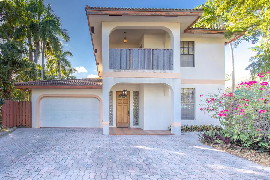 211 N Lakeside DR, Lake Worth Beach, FL 33460