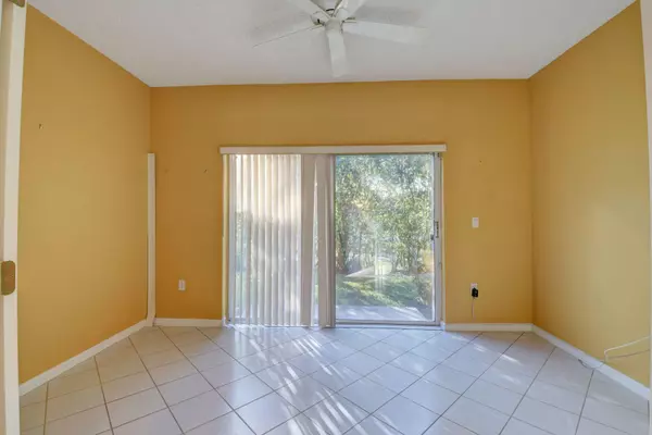 Boynton Beach, FL 33437,9944 Seacrest CIR C