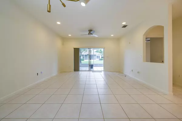 Deerfield Beach, FL 33442,4709 SW 13th CT