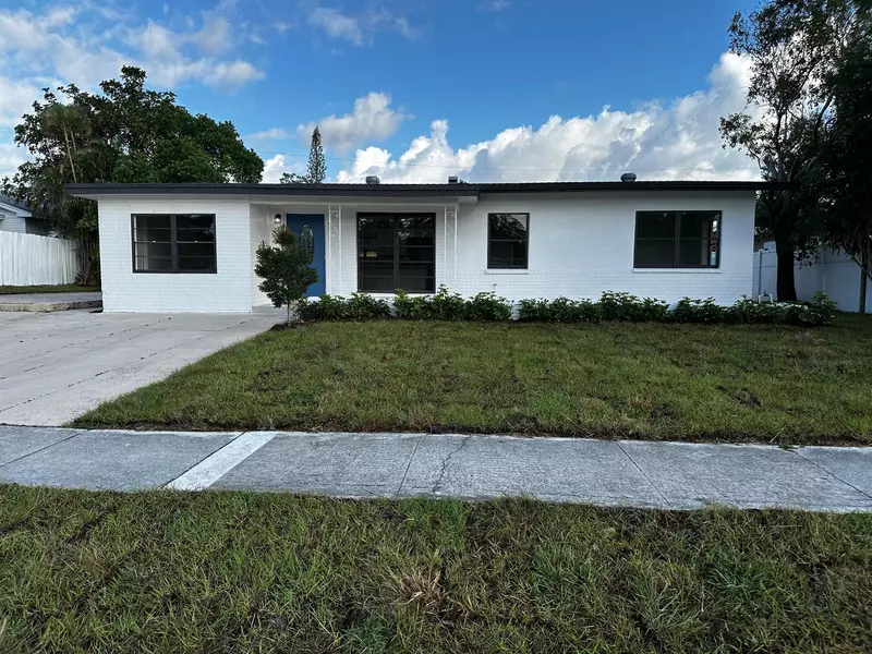 911 W Drew ST, Lantana, FL 33462