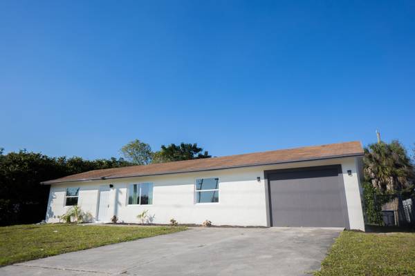 2901 Hypoluxo RD, Lake Worth, FL 33462