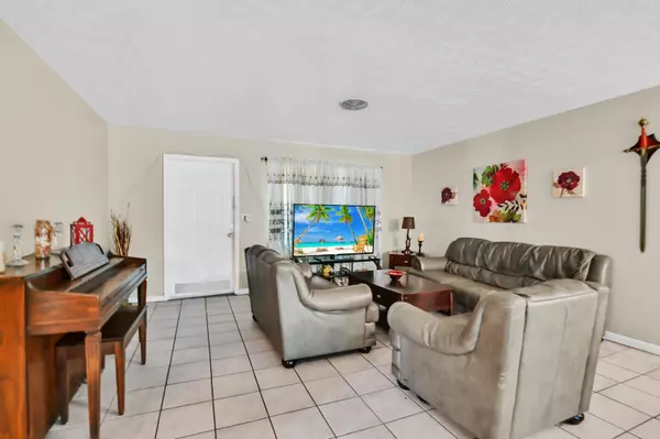 West Palm Beach, FL 33417,1444 Drexel RD