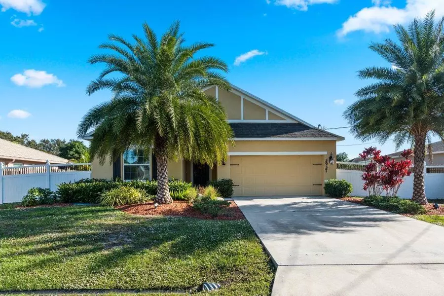 3937 SW Wycoff ST, Port Saint Lucie, FL 34953