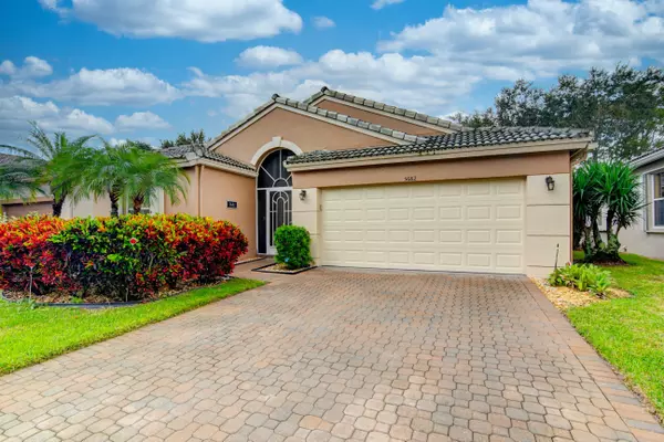 5682 Swaying Palm LN, Boynton Beach, FL 33437