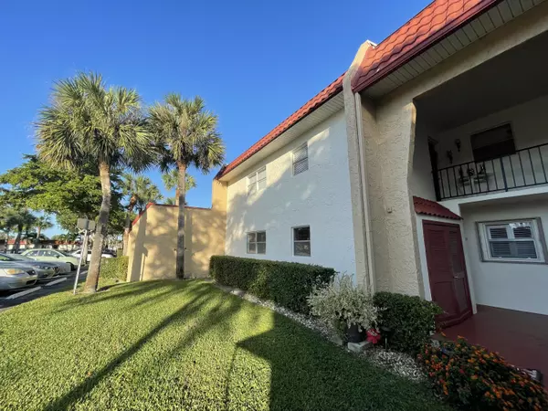 431 Lake Frances DR 431, West Palm Beach, FL 33411