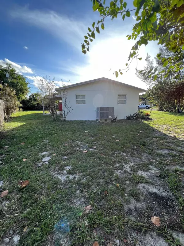 West Palm Beach, FL 33415,5984 Gun Club RD