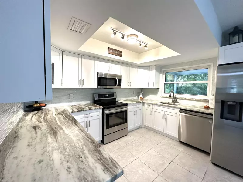 13837 N 54th LN, West Palm Beach, FL 33411