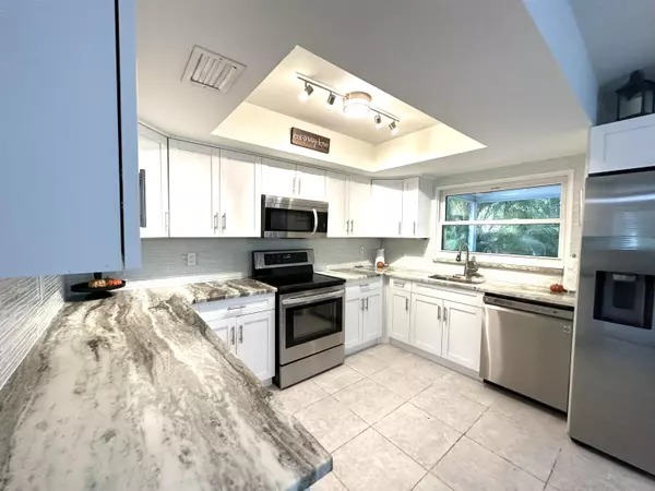 West Palm Beach, FL 33411,13837 N 54th LN