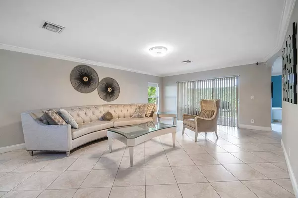 West Palm Beach, FL 33413,6027 Adriatic WAY