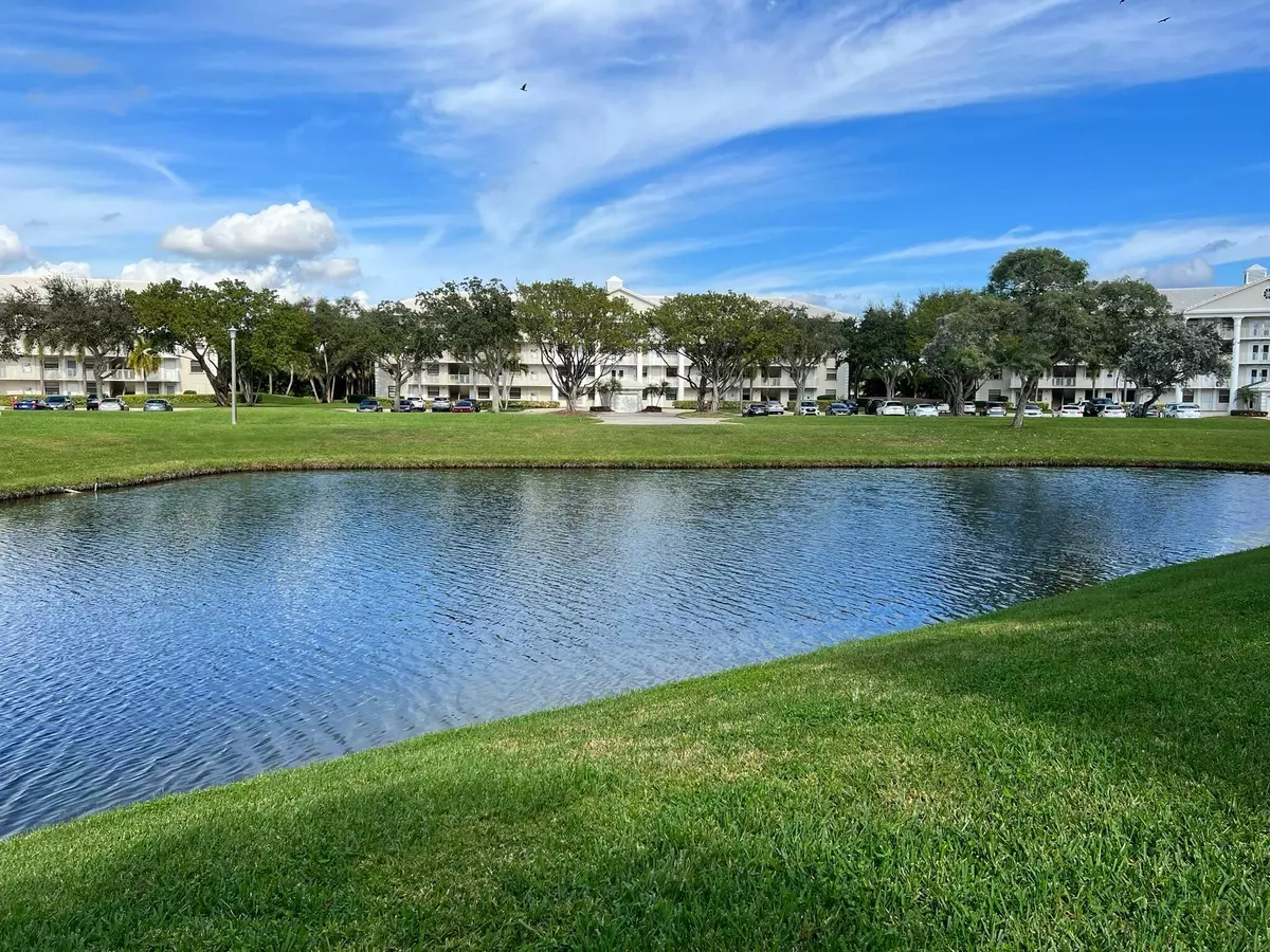 Boca Raton, FL 33433,6037 Balboa CIR 205