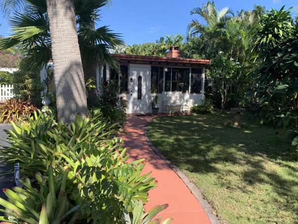 725 N Lake AVE, Delray Beach, FL 33483