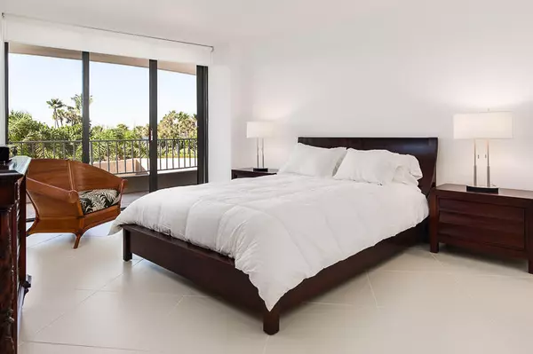 Palm Beach, FL 33480,3400 S Ocean BLVD 1hii