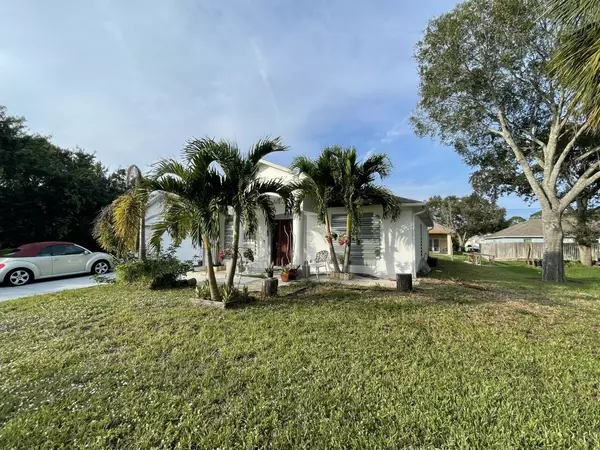 Vero Beach, FL 32962,946 SW 18th PL