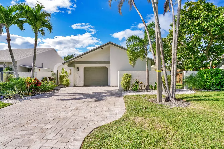 900 NW 21st WAY, Delray Beach, FL 33445