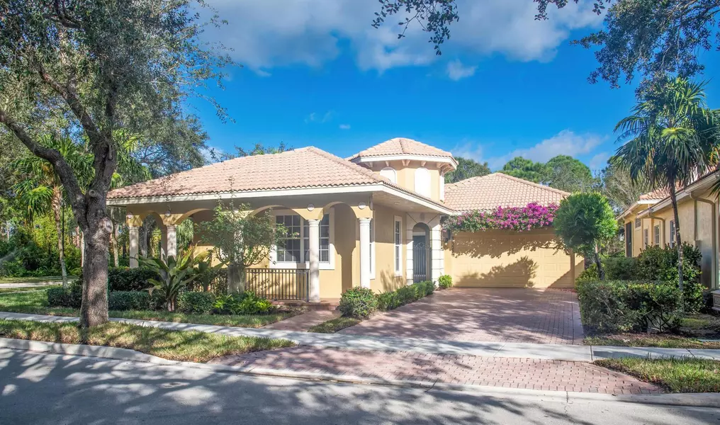 150 Via Castilla, Jupiter, FL 33458