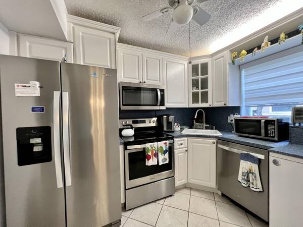 155 Stratford L, West Palm Beach, FL 33417