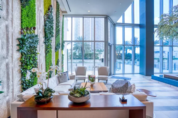 851 NE 1st AVE 812, Miami, FL 33132