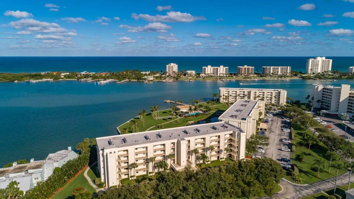 Tequesta, FL 33469,200 Intracoastal PL 405