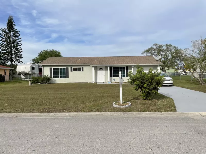 2291 SE Rainier RD, Port Saint Lucie, FL 34952