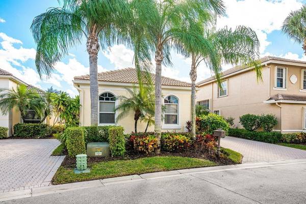 16866 Knightsbridge LN, Delray Beach, FL 33484