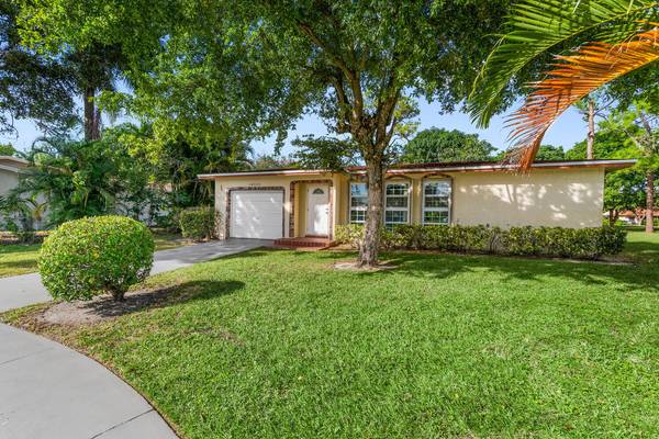 14533 Sunny Waters LN, Delray Beach, FL 33484