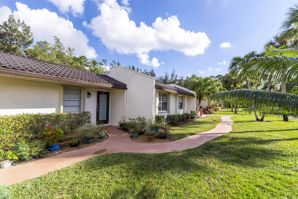 West Palm Beach, FL 33411,139 Lake Olive DR