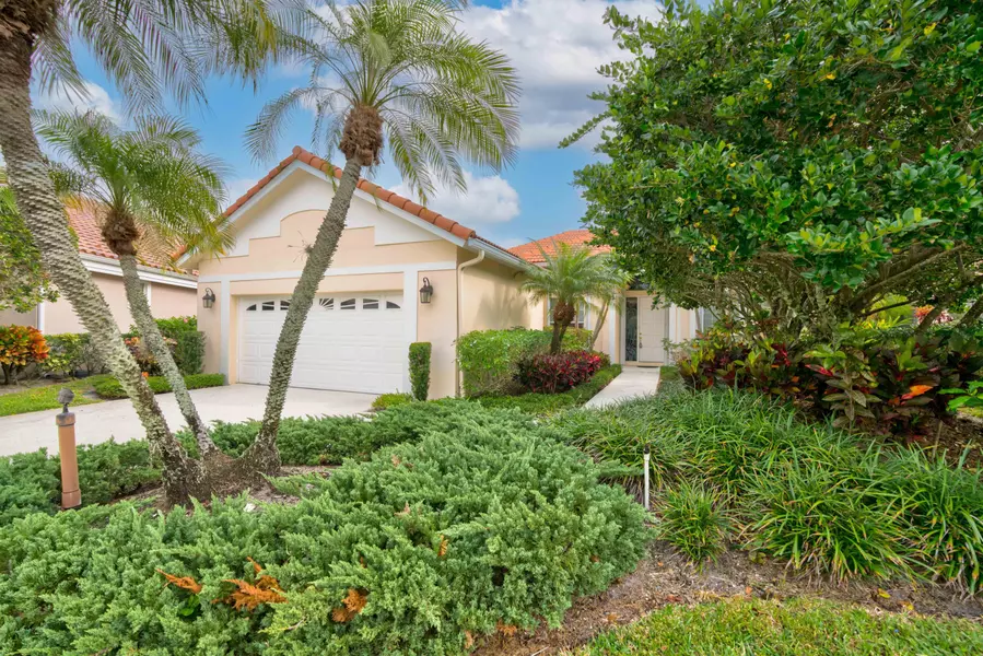 513 Eagleton Cove TRCE, Palm Beach Gardens, FL 33418