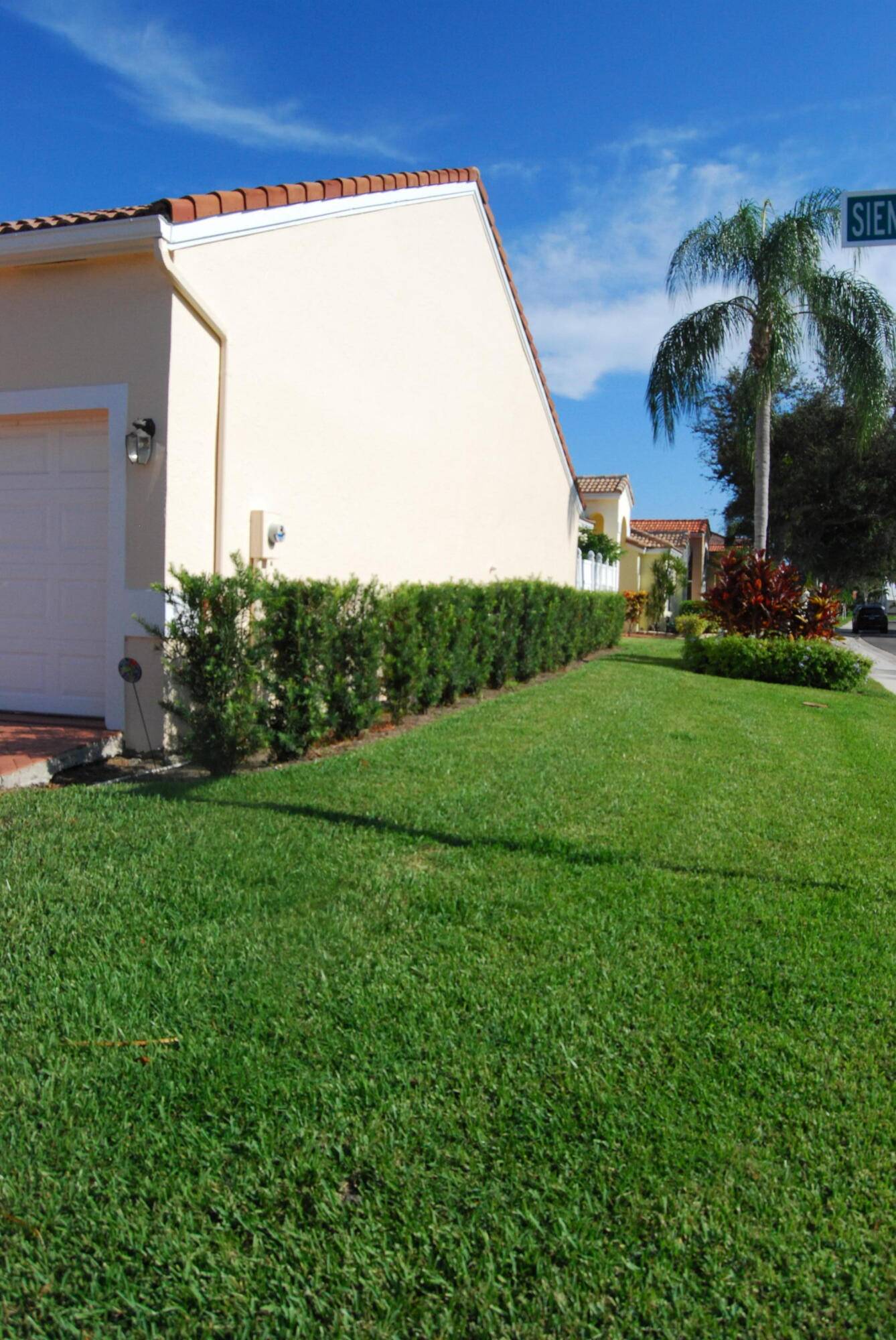 Palm Beach Gardens, FL 33410,1055 E Siena Oaks CIR