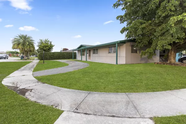 West Palm Beach, FL 33406,2232 Bimini DR