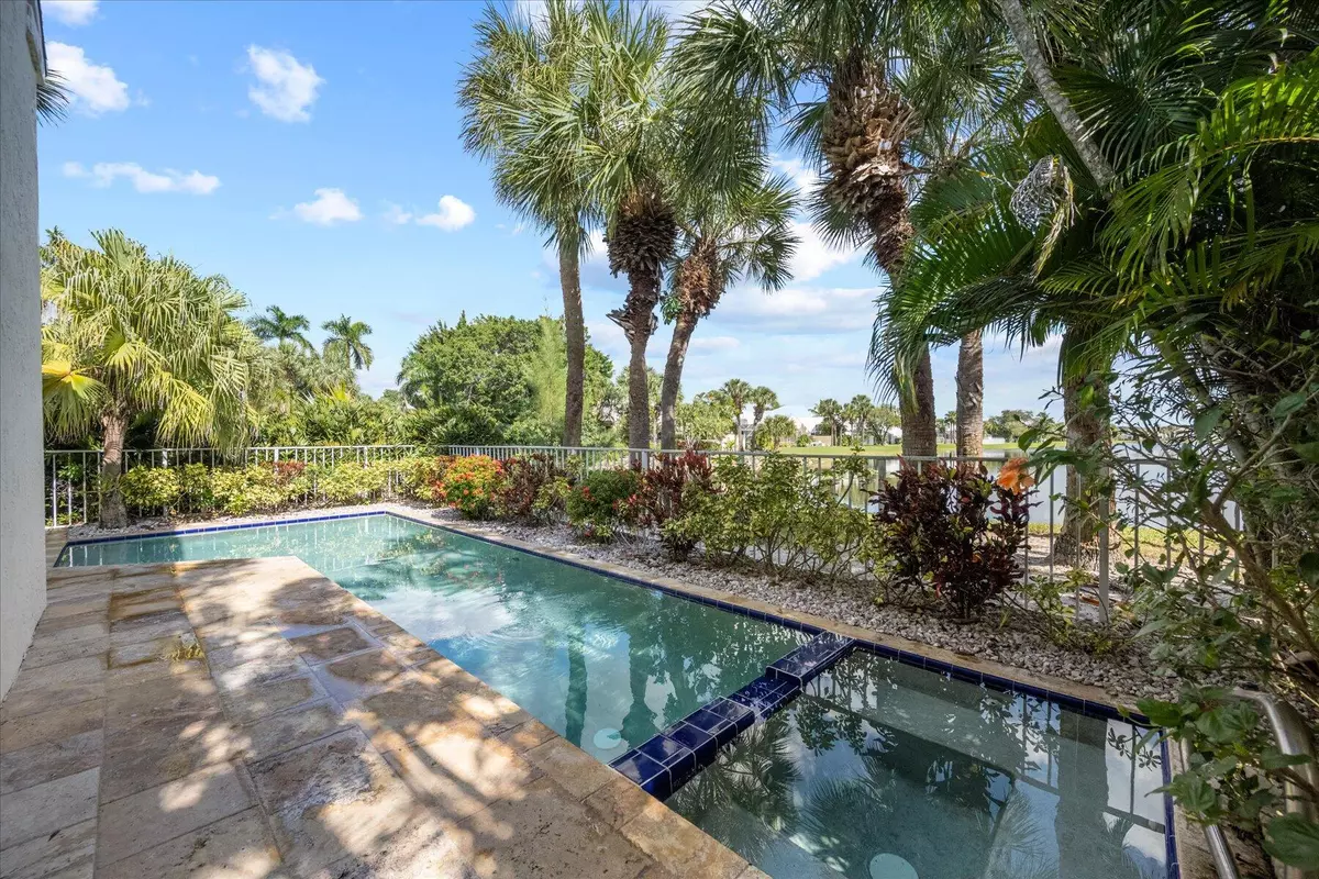 West Palm Beach, FL 33411,922 Drury PL