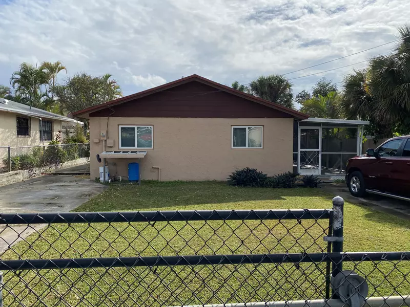 2634 Florida ST, West Palm Beach, FL 33406