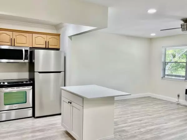 255 Canterbury K, West Palm Beach, FL 33417