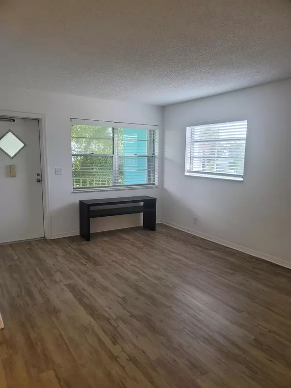 Lake Worth Beach, FL 33460,222 N Federal HWY 8