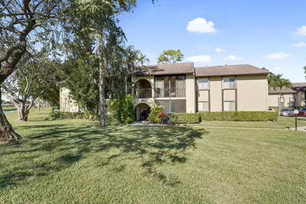 Greenacres, FL 33463,420 Pine Glen LN A-2