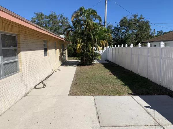 Palm Beach Gardens, FL 33410,546 Holly DR 1