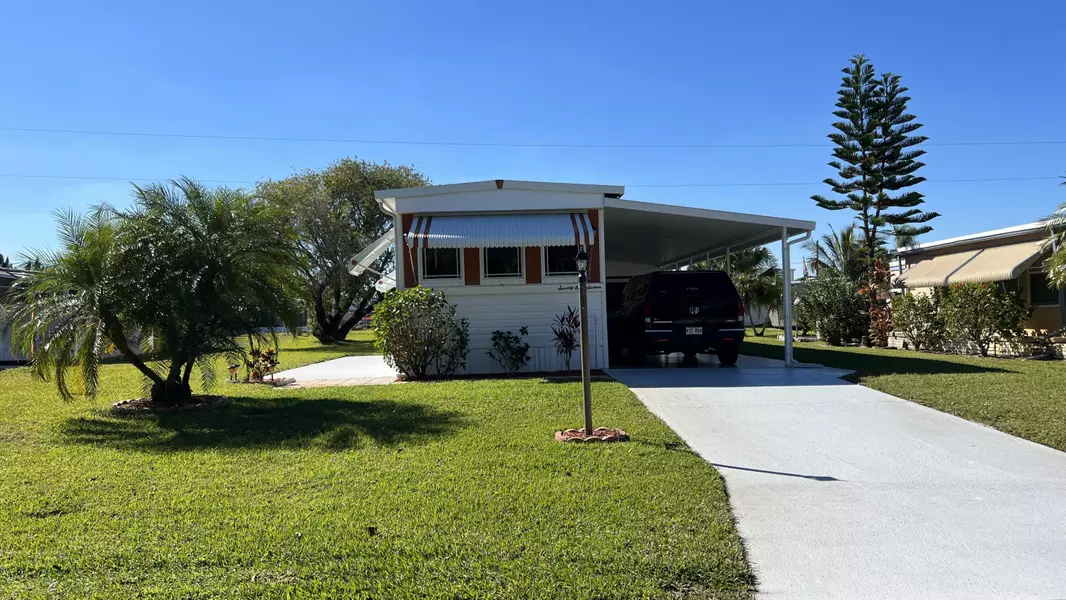 7816 SE Wren AVE, Hobe Sound, FL 33455