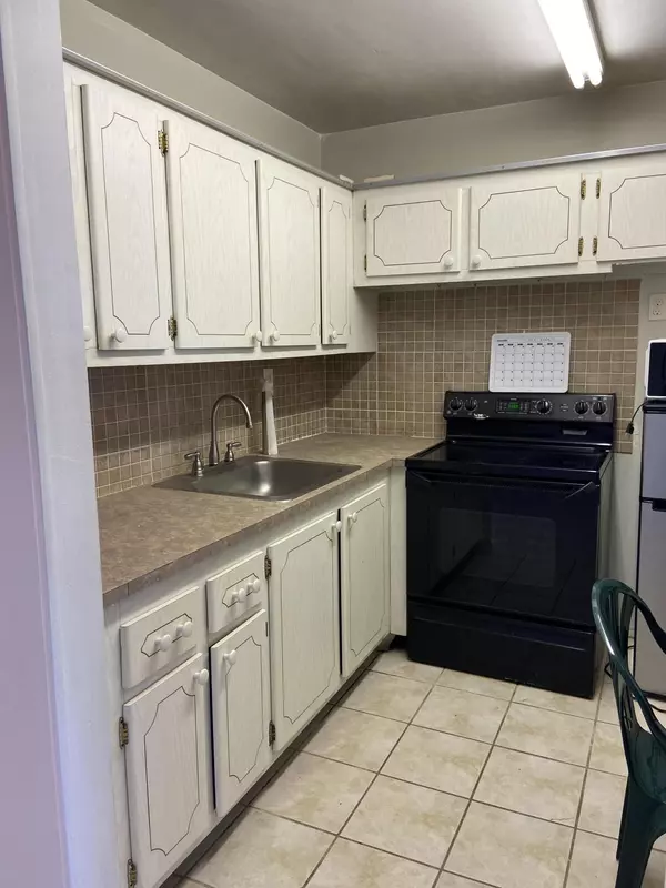 West Palm Beach, FL 33417,124 E Andover 124