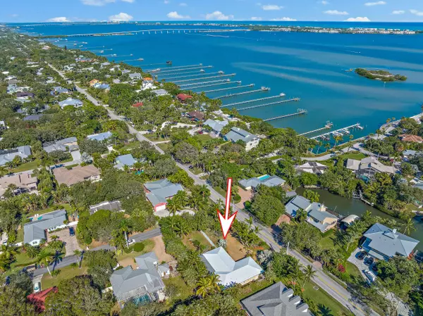 123 S Sewalls Point RD,  Sewalls Point,  FL 34996