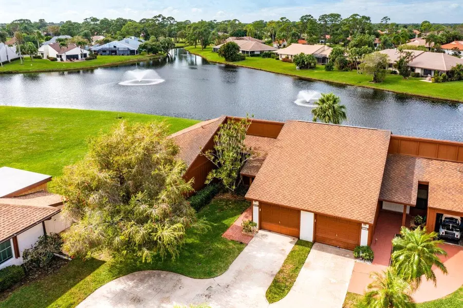 13365 Crosspointe DR, West Palm Beach, FL 33418