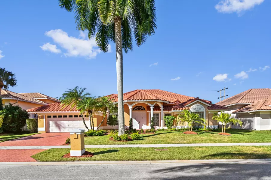 19232 Cloister Lake LN, Boca Raton, FL 33498