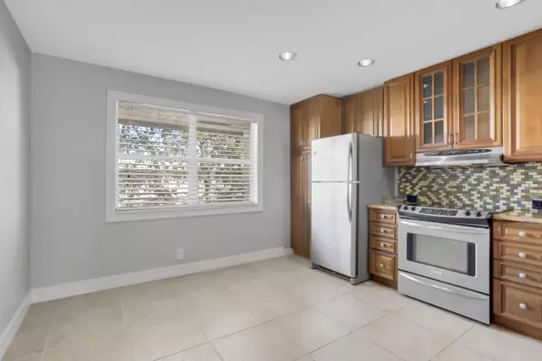 Boca Raton, FL 33432,55 SE 14th ST 213