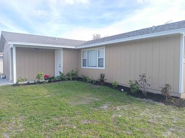 1142 SW Goodman AVE, Port Saint Lucie, FL 34953