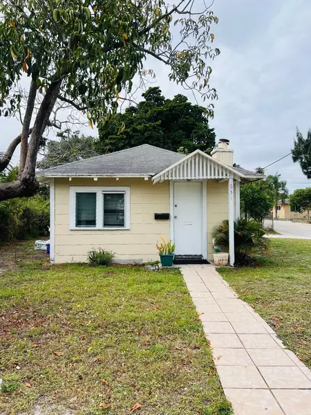 631 N C ST, Lake Worth Beach, FL 33460