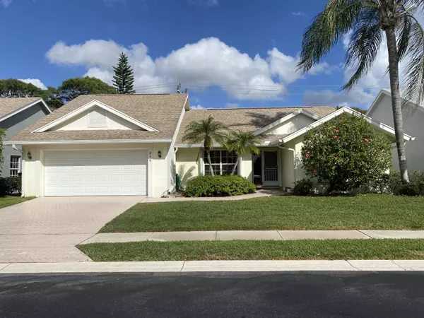 214 N Moccasin TRL, Jupiter, FL 33458