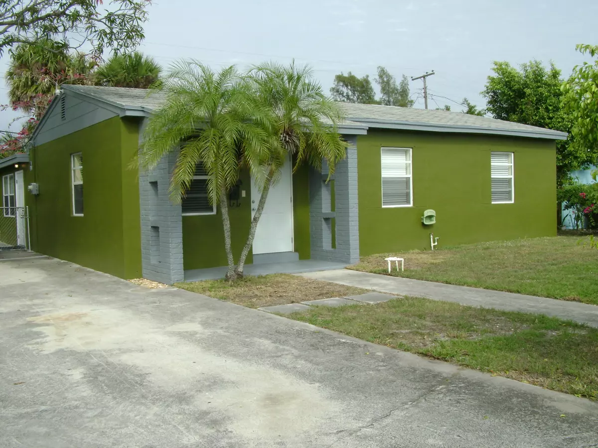 Riviera Beach, FL 33404,368 W 14 ST